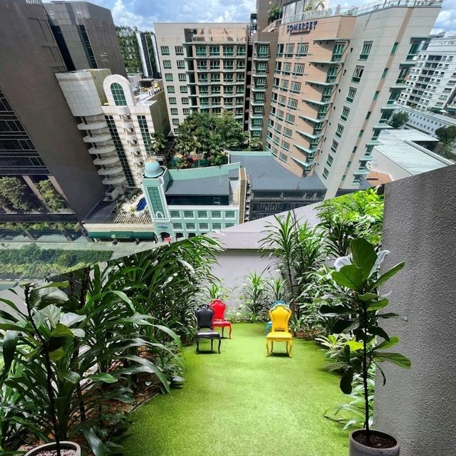 「新加坡V Hotel Bencoolen」地鐵旁，附設游泳池
