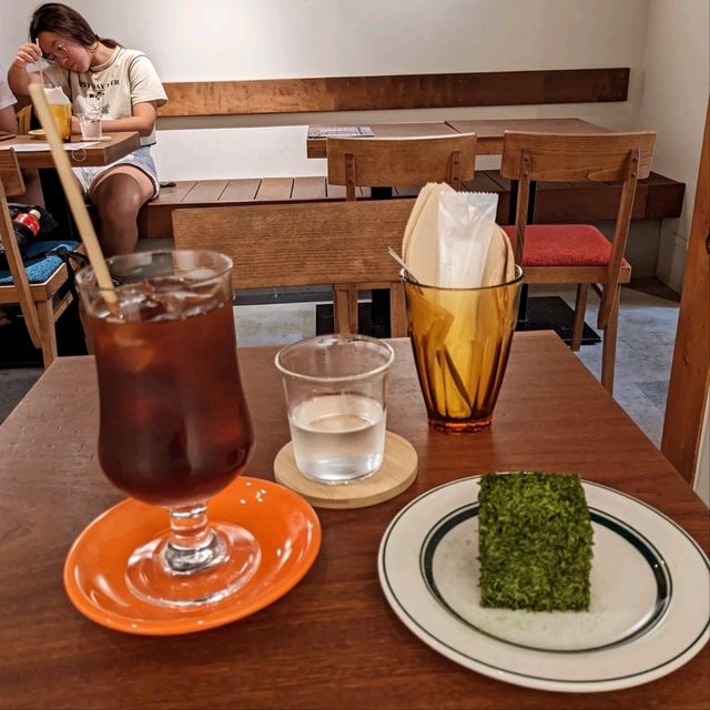 日本京都-品嚐澳洲傳統的萊明頓蛋糕：IOLITE COFFEE ROASTERS