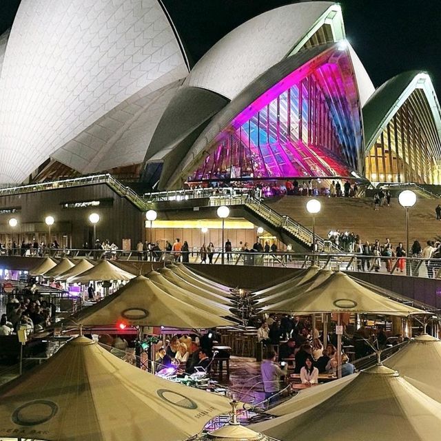 🇦🇺 Sydney, Australia: Iconic Landmarks and Coastal Charm 🌊🌇