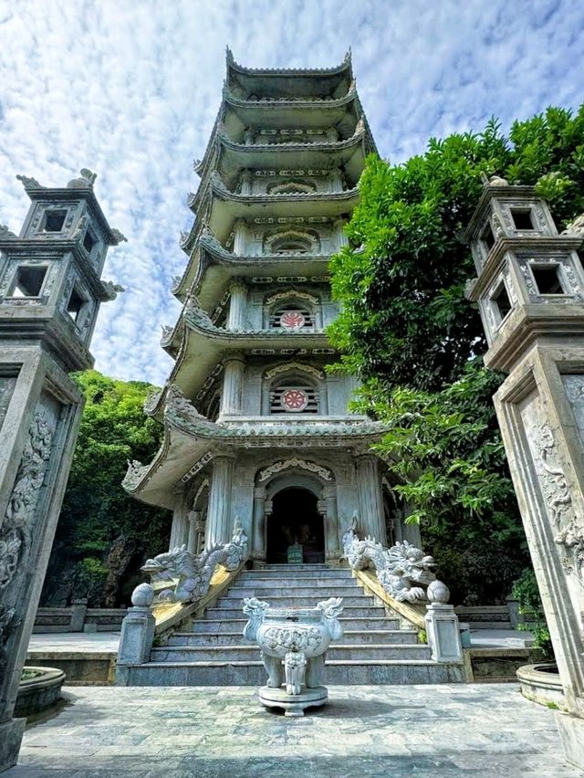 Explore the fasinating & mystical Am Phu Cave, Danang.