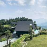 THE UPPER CLIFT | THE LARGEST CAFE IN SENTUL WITH MOUNTAIN VIEWS