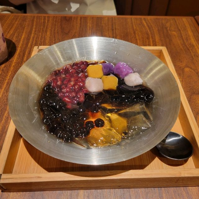 品嚐台灣過江龍😍招牌四寶麵🐄和地道小食值得回味