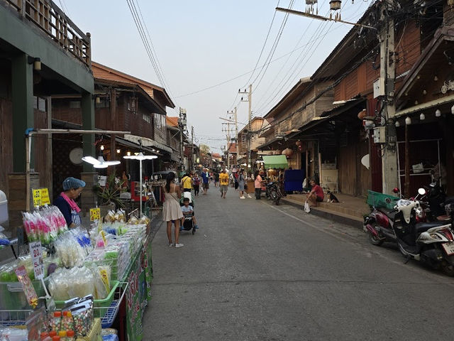  📍ถนนคนเดินเชียงคาน
