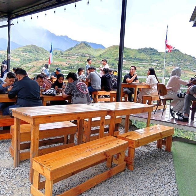 Mountains, Hills and Coffee Thrills at Anooh Cafe Kundasang