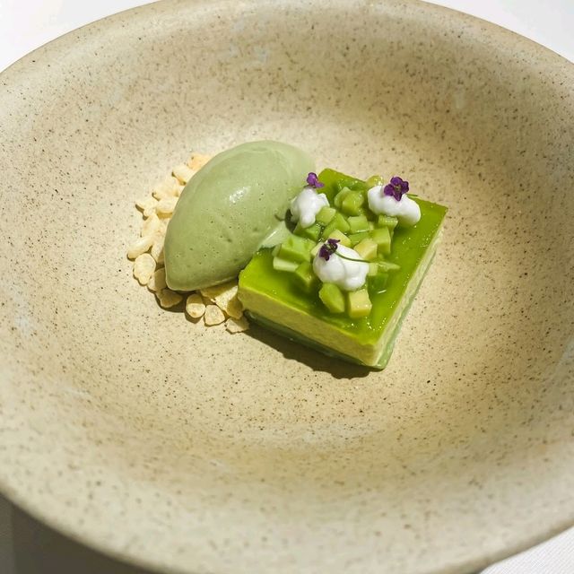 Modern Thai cuisine 