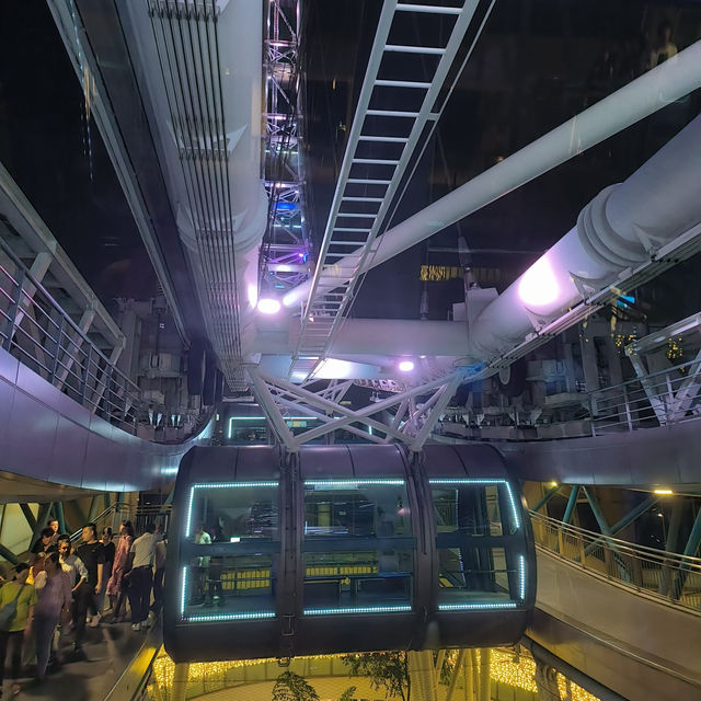 360 Degrees of Magic: The Singapore Flyer After Dark🎡