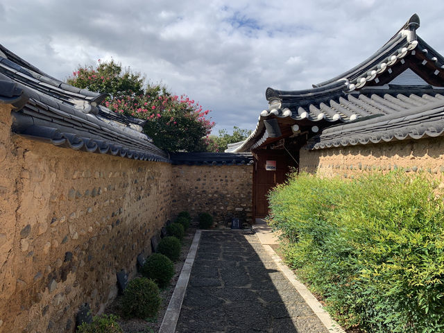 "전통의 숨결을 느끼다: 남편 문씨 본리세거지"