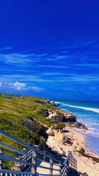 Unwind at Burns Beach: The Perfect Coastal Escape in Northern Perth