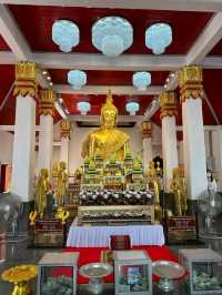 ไหว้องค์พระธาตุเชิงชุม