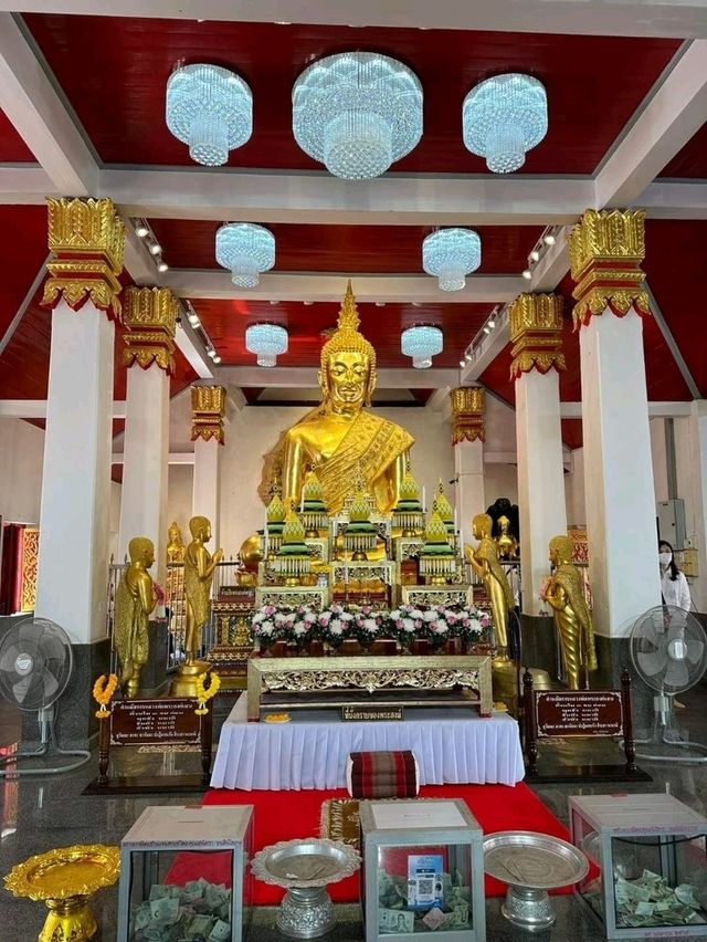 ไหว้องค์พระธาตุเชิงชุม