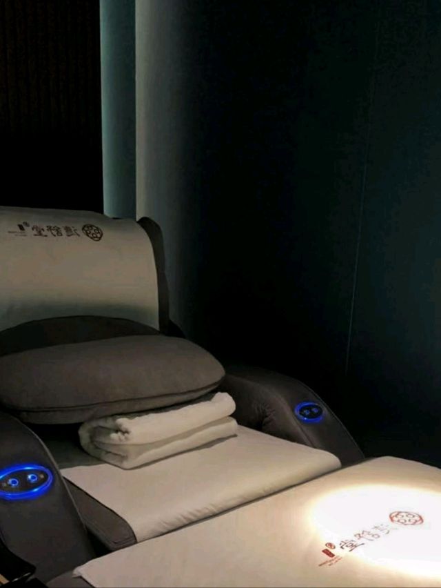 德舒堂影院足浴專門店：邊睇電影邊按腳