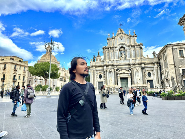 義大利🇮🇹卡塔尼亞大教堂廣場