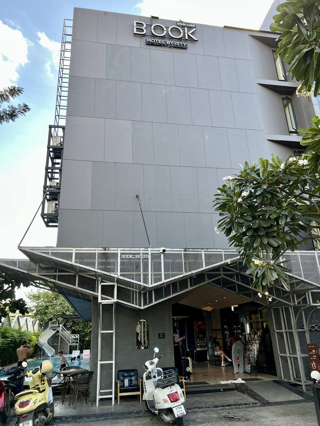 泰國清邁 物超所值泳池飯店🏨