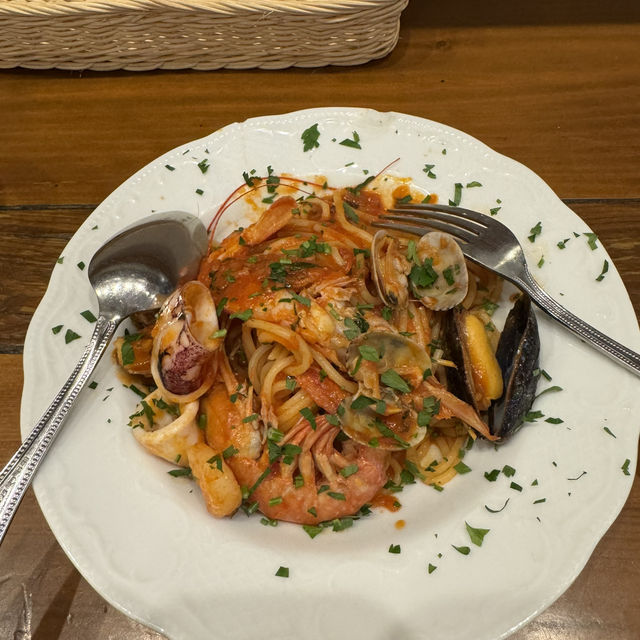 前菜付き1650円ランチコースが人気！