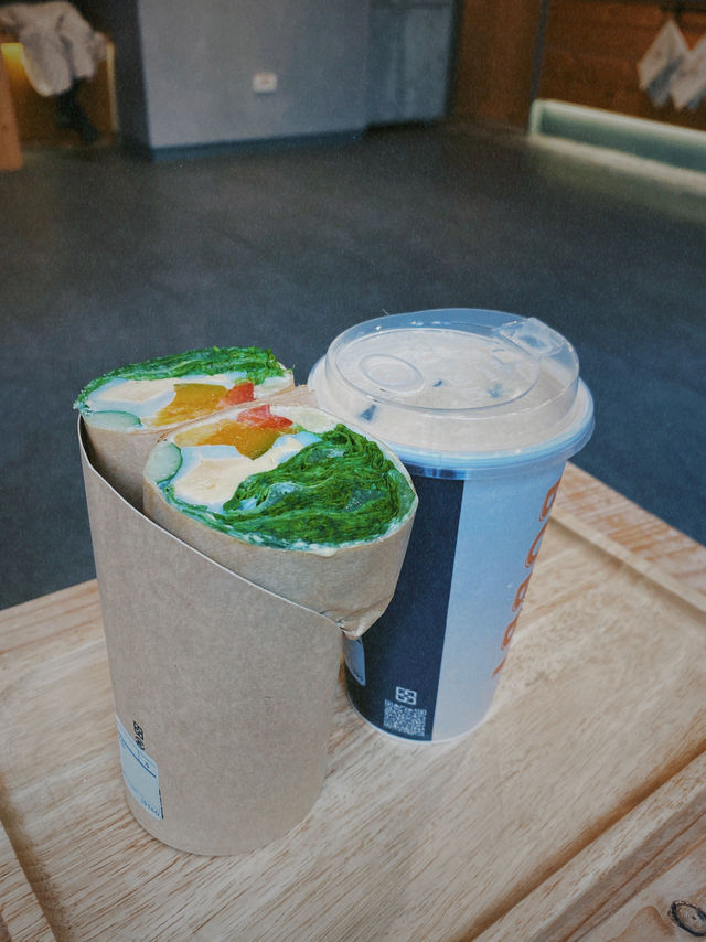 《BOBBY & FRIENDS. CAFE 巴比咖啡》— 輕食舒心的一角，簡單卻讓人滿足