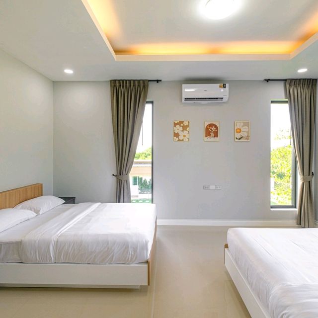 ชวนเพื่อนไปปาร์ตี้ที่พูลวิลล่าเปิดใหม่ในเขาใหญ่