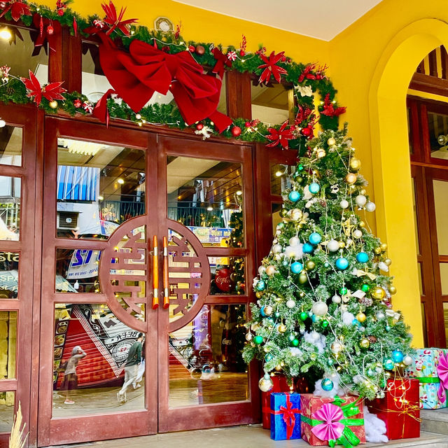 Timeless Christmas in Hanoi Timeless Christmas in Hanoi