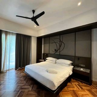 Lone Pine Boutique Hotel by The Beach