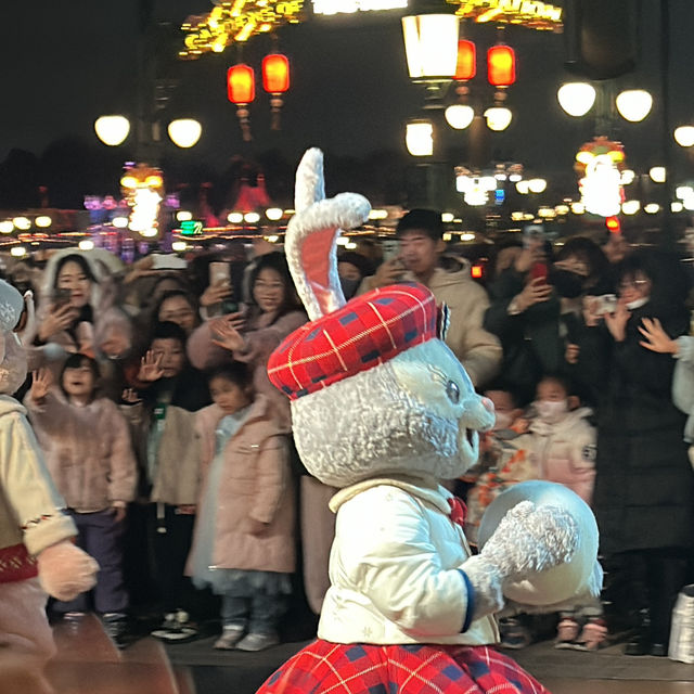 上海迪士尼的浪漫日與夜之旅