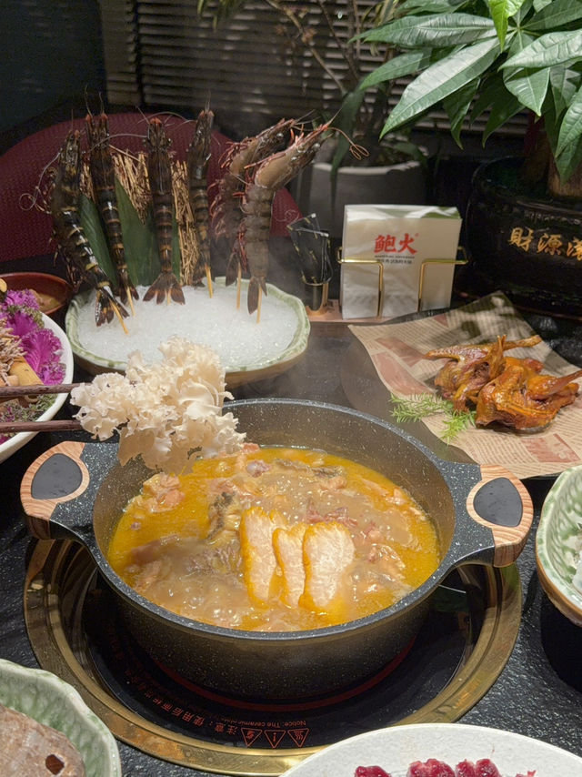 人均$2XX養生蟲草花膠鮑魚雞火鍋