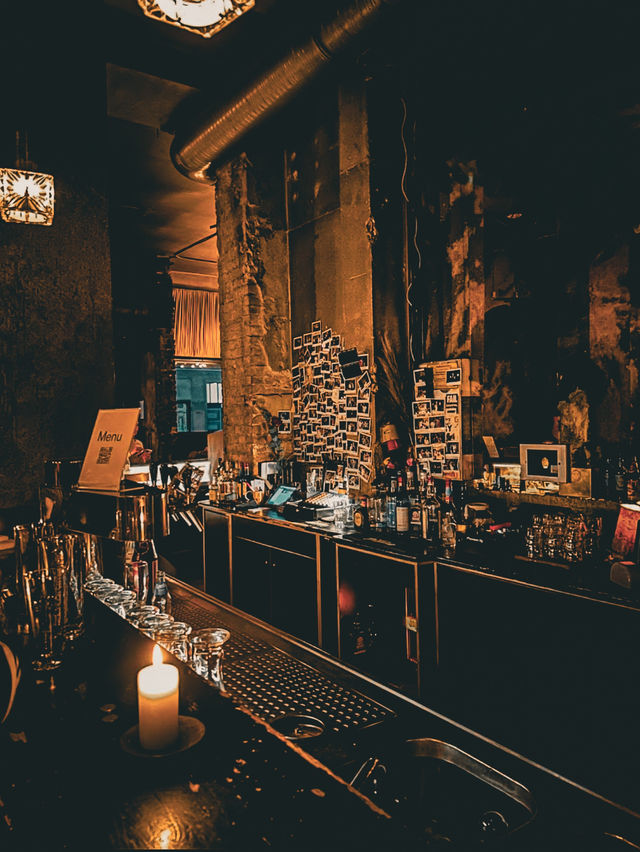 【ドイツ】ベルリンのムード漂う！Hotな隠れ家バー🍸