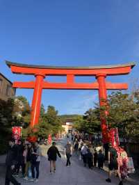 🇯🇵 Kyoto’s Beauty: Rising Sun Above the Crowds