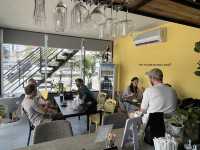 ร้าน Naked Goat จอมเทียน