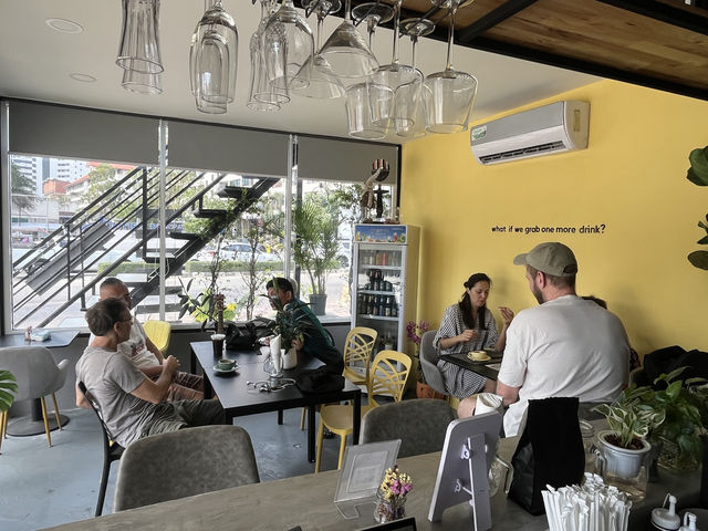 ร้าน Naked Goat จอมเทียน