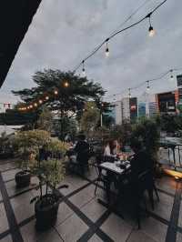 WALTIE’S ROOFTOP CAFE