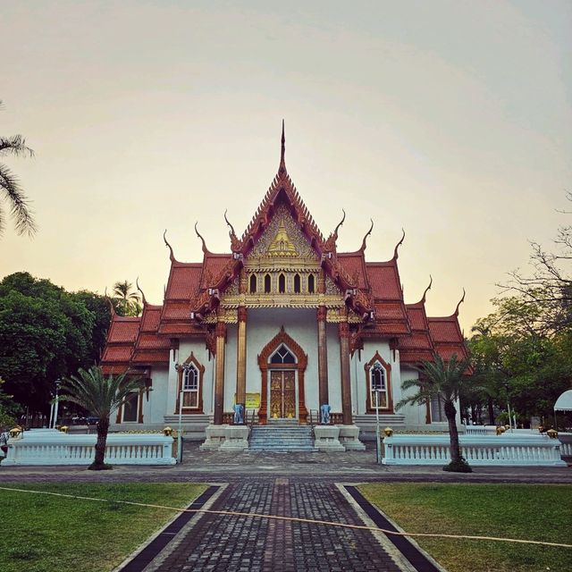 ไหว้พระ ขอพรพระแก้ว ที่ วัดศรีอุบล