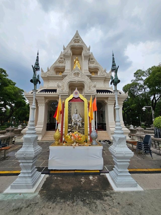 วัดราชาธิวาสวัดโบราณเก่าแก่