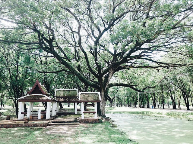เยี่ยมชมเมืองเก่า อุทยานประวัติศาสตร์สุโขทัย