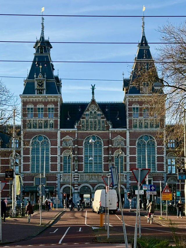 🎨🏛️ Discover the Rijksmuseum – A Treasure Trove of Dutch Art & History! 🇳🇱✨