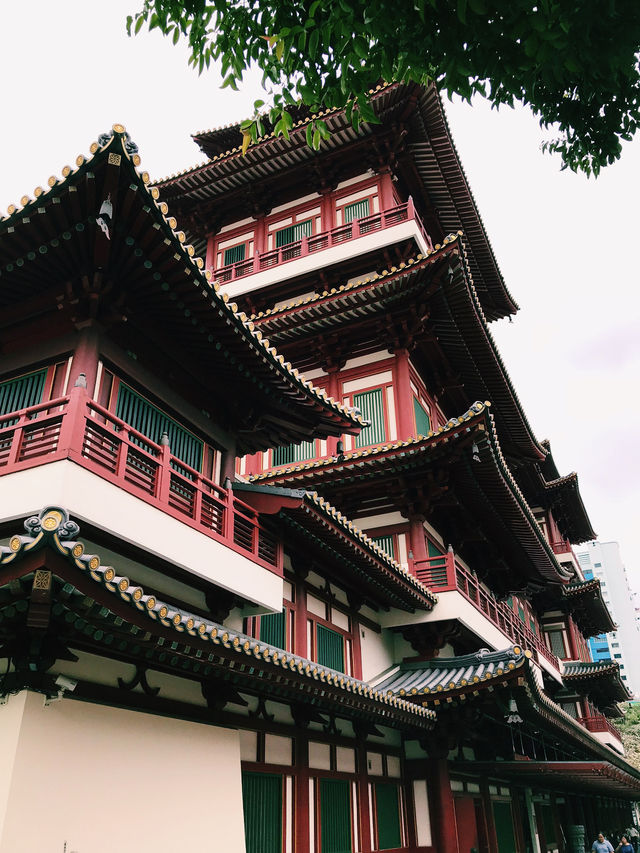 Serenity at Buddha Tooth Relic Temple