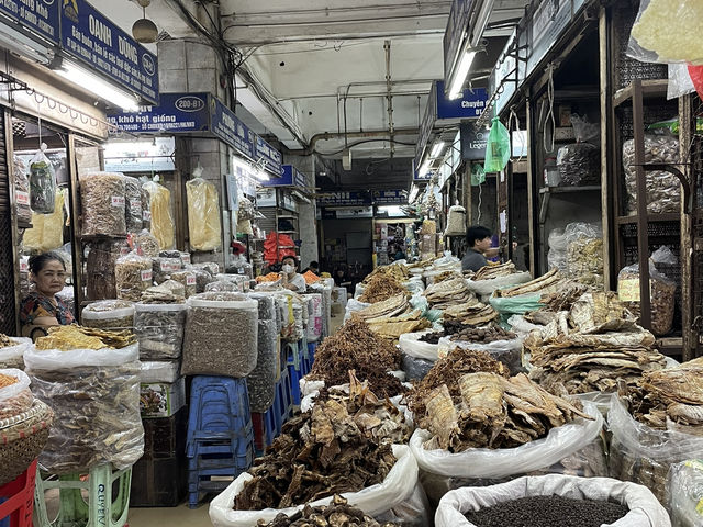 Exploring Northern Vietnam 🇻🇳 : The Magic of Hanoi, Sapa, and Ha Long Bay