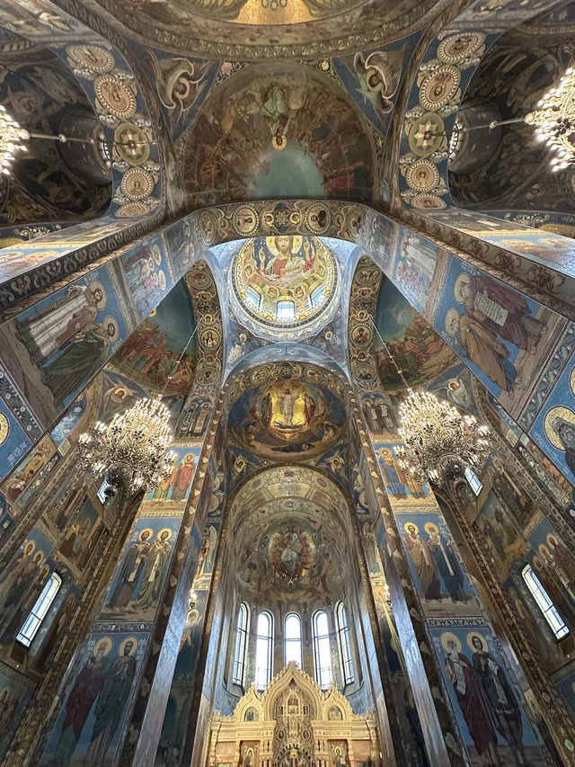 ❄️ St. Petersburg – A Melancholic Waltz of Grandeur and Ghosts