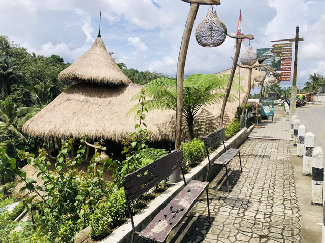 【バリ島】テガララン ライステラスを見わたせる「Tim Cafe」