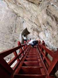 🏯 The “Hanging Temple” of Northeast China – So Stunning, Yet So Few Know About It!!