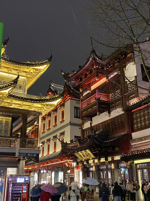 Yuyuan Old Street – เดินลุยฝน จิบชาร้อน ชมเมือง