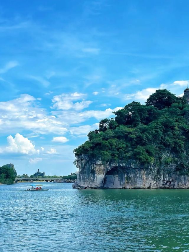 Guilin : Peaceful Stroll Through Living Landscape Painting