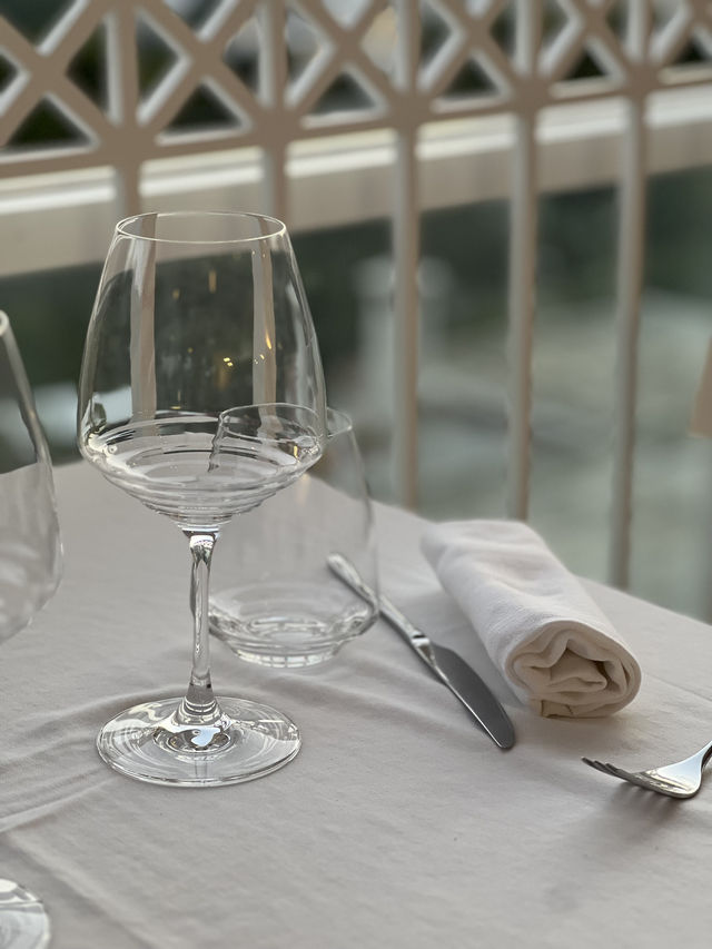 💙 카프리의 밤, 파란 로맨스를 담은 레스토랑에서 ✨🍷