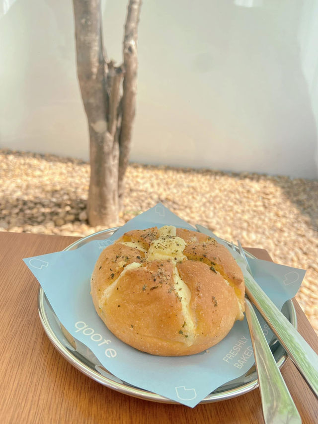 𝐪𝐨𝐨𝐟𝐞 𝐜𝐚𝐟𝐞'​ (คูเฟ่ คาเฟ่)