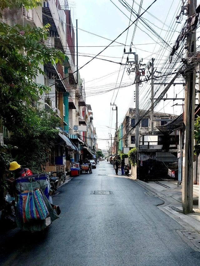 First Impressions of Sathon 🏙 – A Journey Begins in the Heart of Bangkok