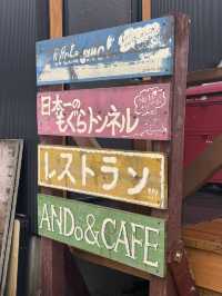 谷川岳の麓で味わう癒しの時間「ANDo&CAFE」—自然と調和する山カフェ