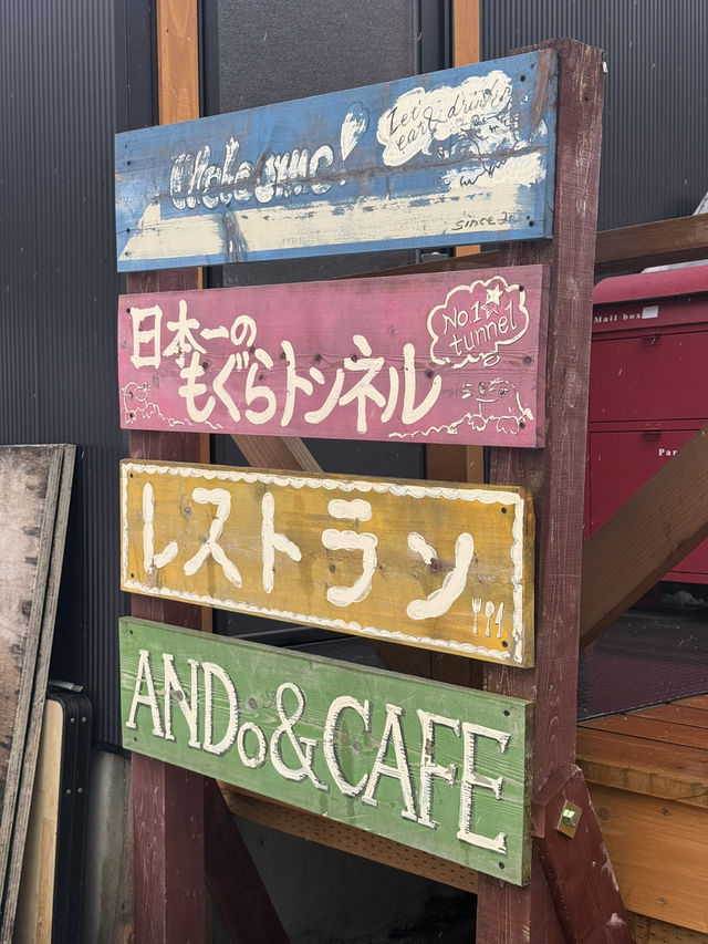 谷川岳の麓で味わう癒しの時間「ANDo&CAFE」—自然と調和する山カフェ