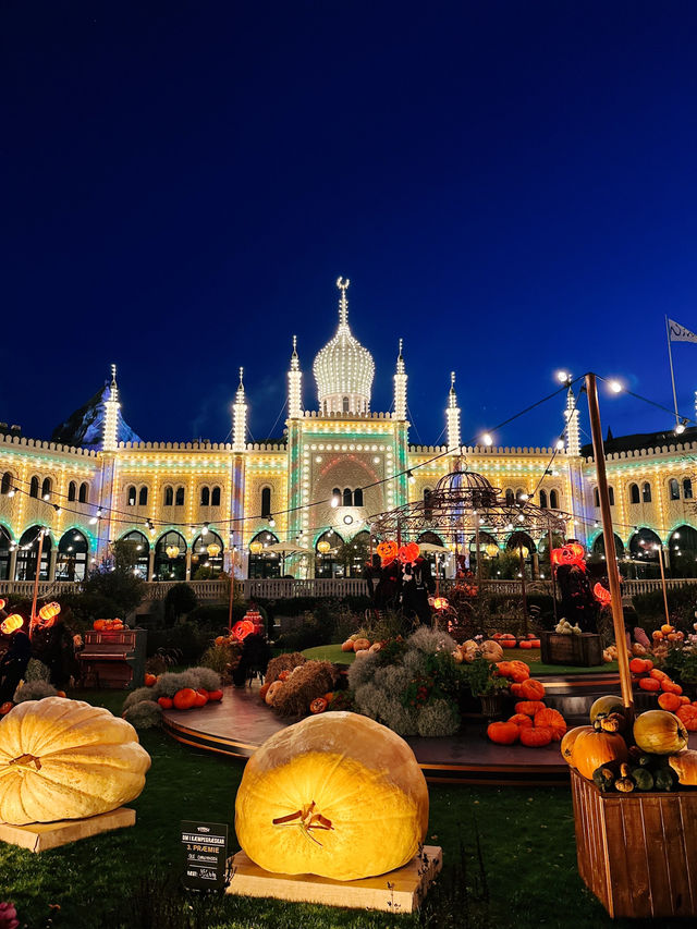 สวนสนุก Tivoli สวนสนุกเก่าแก่ใจกลางเมืองโคเปนฯ