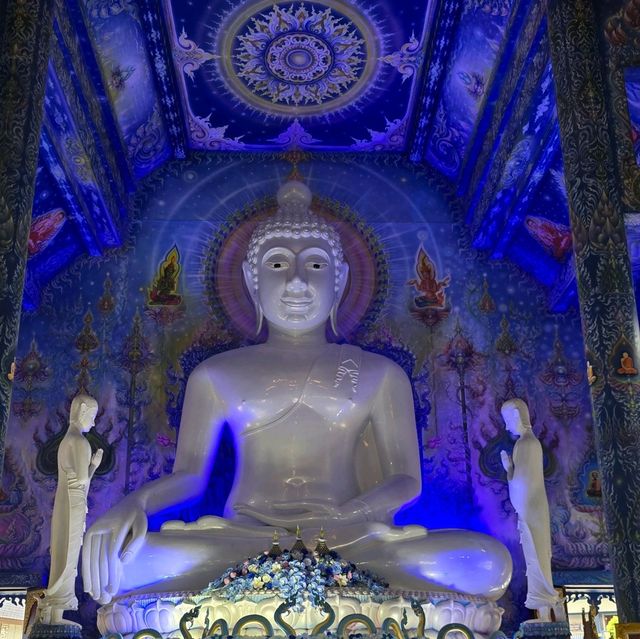  วัดร่องเสือเต้น Blue Temple