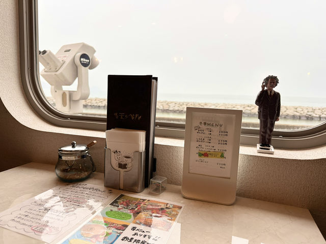 【喫茶モッペル｜愛媛・今治 波方町】  窓の外は瀬戸内の青い海。レトロでかわいい、癒しの喫茶店
