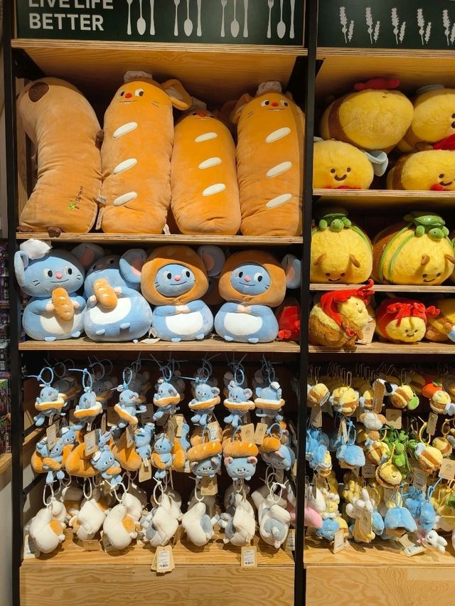 Spotted: Crayon Shinchan Blind Box Series!