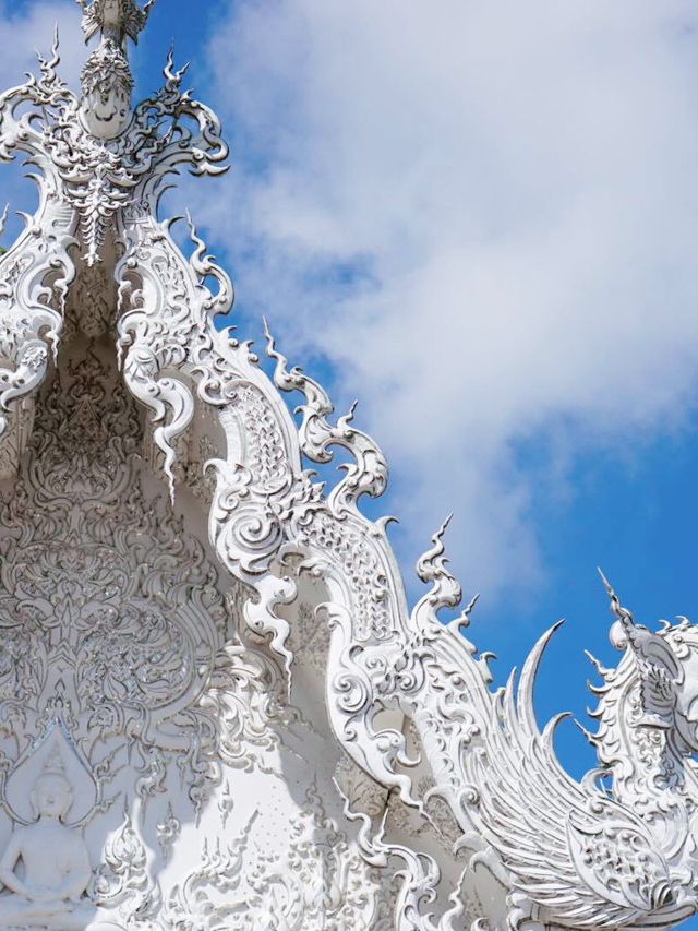 เที่ยววัดร่องขุ่น วัดดังแห่งจังหวัดเชียงราย